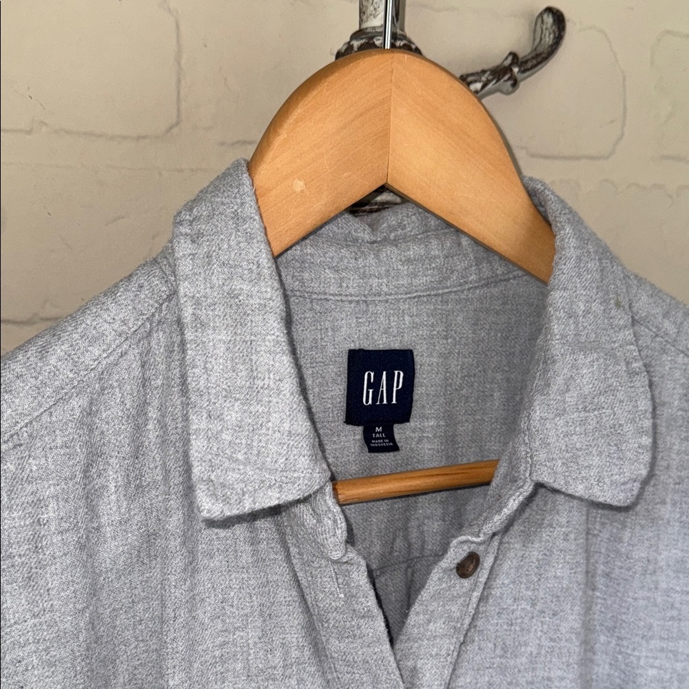 GAP flannel shirt medium tall Light Gray Collared Shirt button down